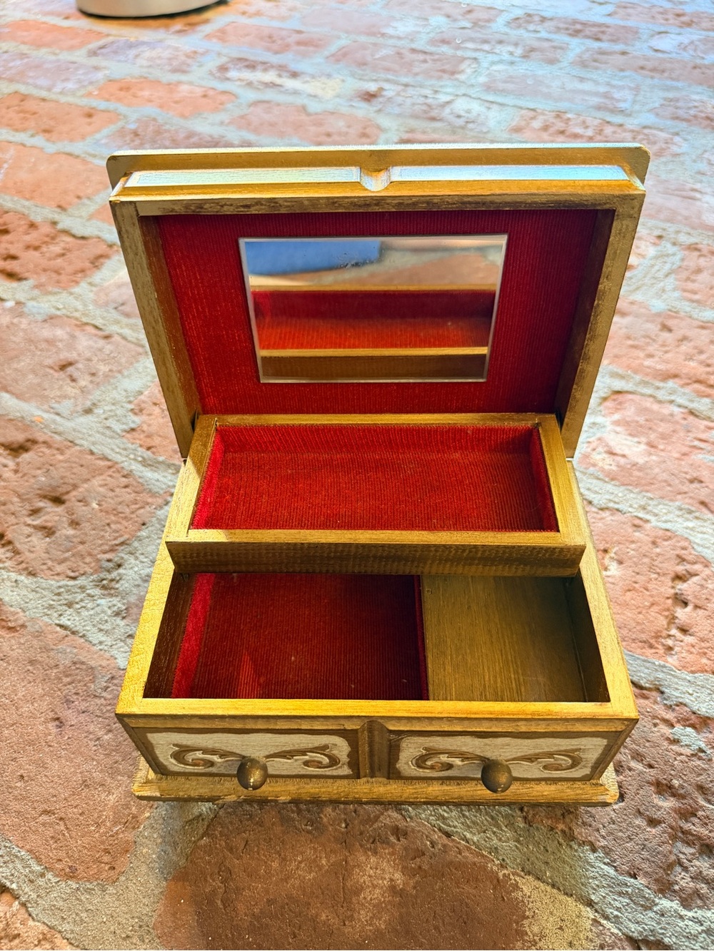 Vintage Florentine Gold Fleur Motif Gilt Wood Music Jewelry Storage Music Box - Picture 4 of 15